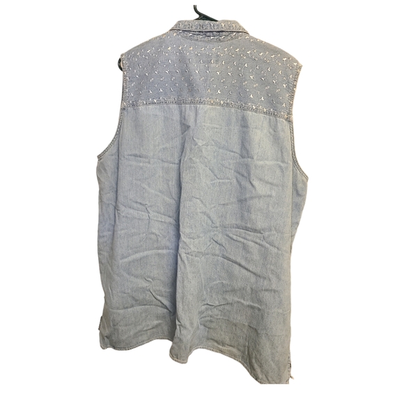 Venezia Jeans Shirt Vest Sz 22/24 Blue Sleeveless Chambray Denim Embroidered - Picture 4 of 5